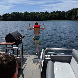 Meet your Posher, Effy